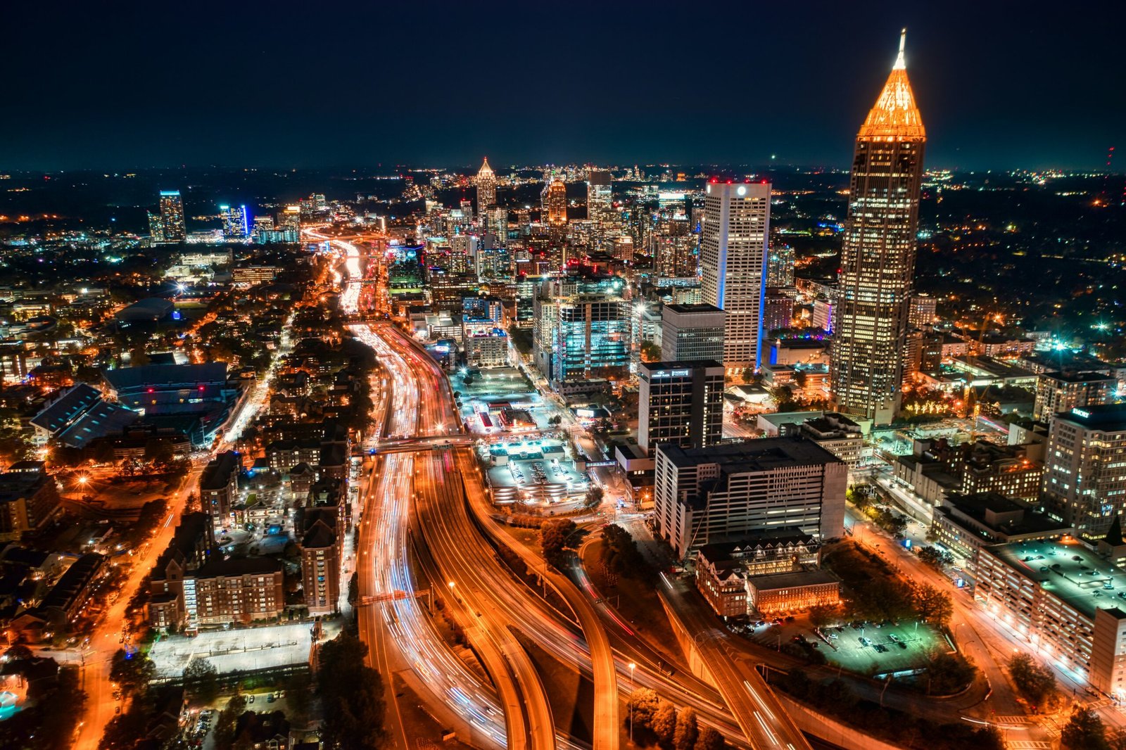 Atlanta highway approaching the skyline